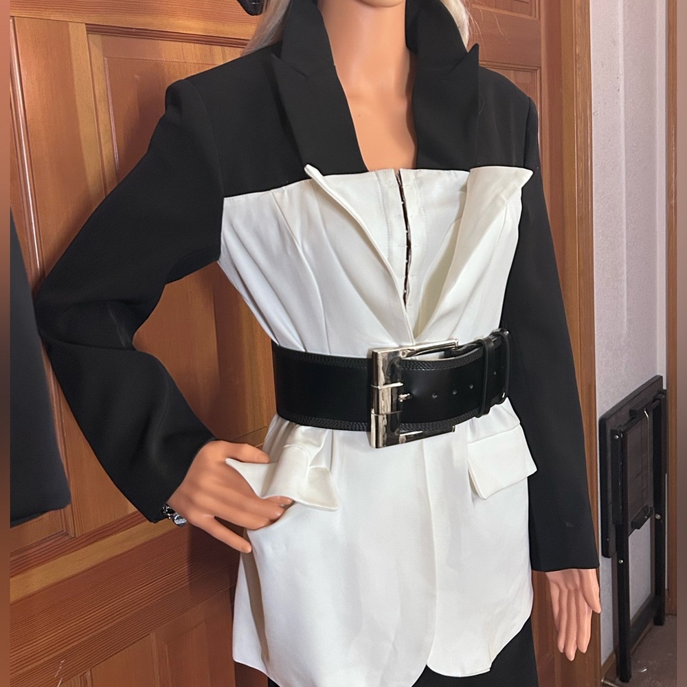 Notch Long Sleeve Straight Blazer - Picture 2 of 16